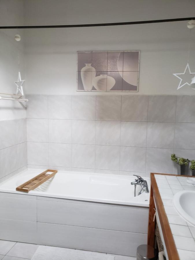 Chambre Dans Une Grande Maison Entre Canal Du Midi Et Centre Ville Безие Екстериор снимка